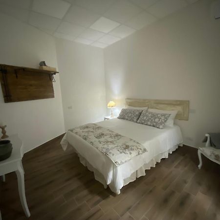 נאפולי La Suite Di Laura מראה חיצוני תמונה