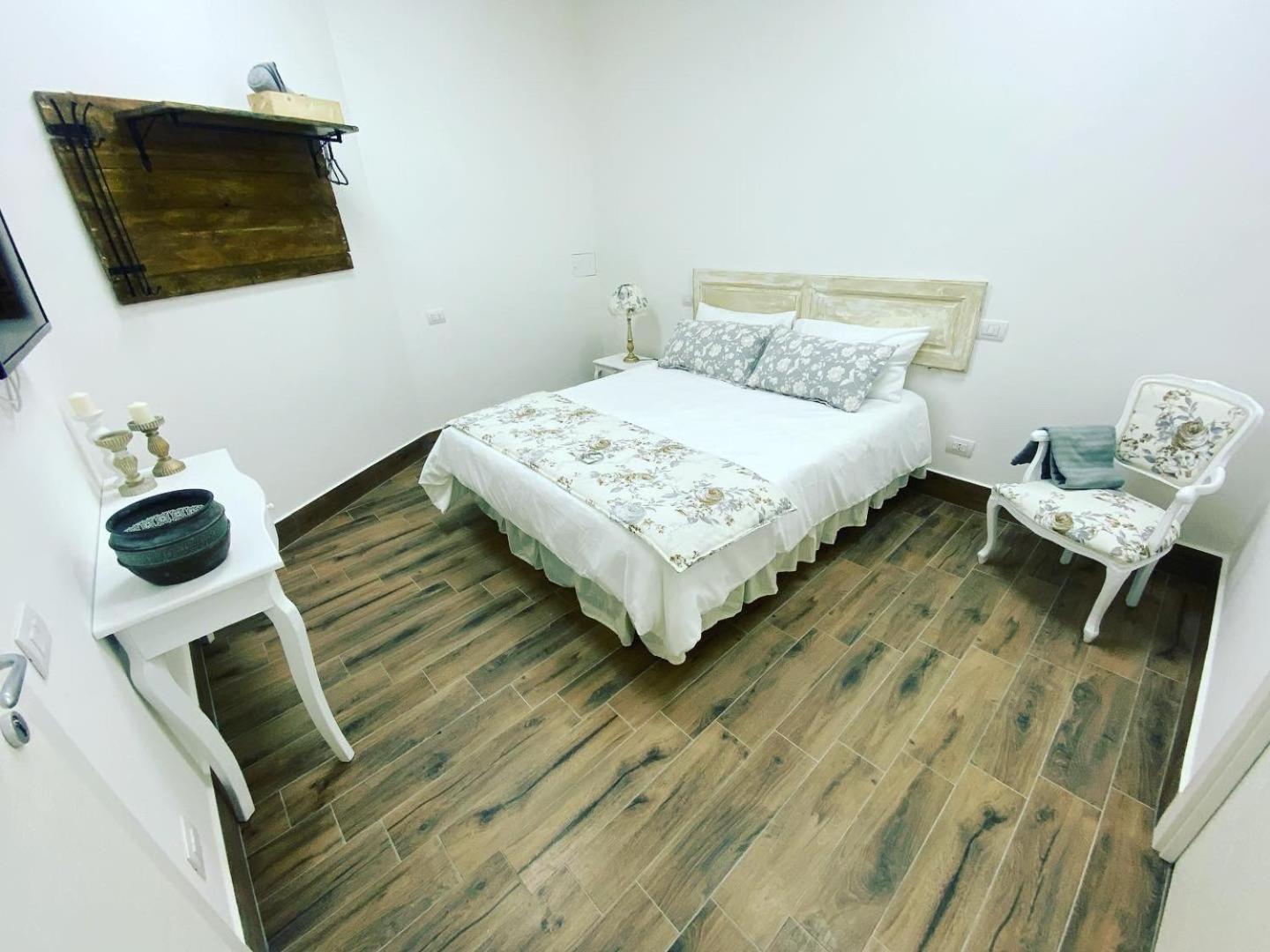 נאפולי La Suite Di Laura מראה חיצוני תמונה