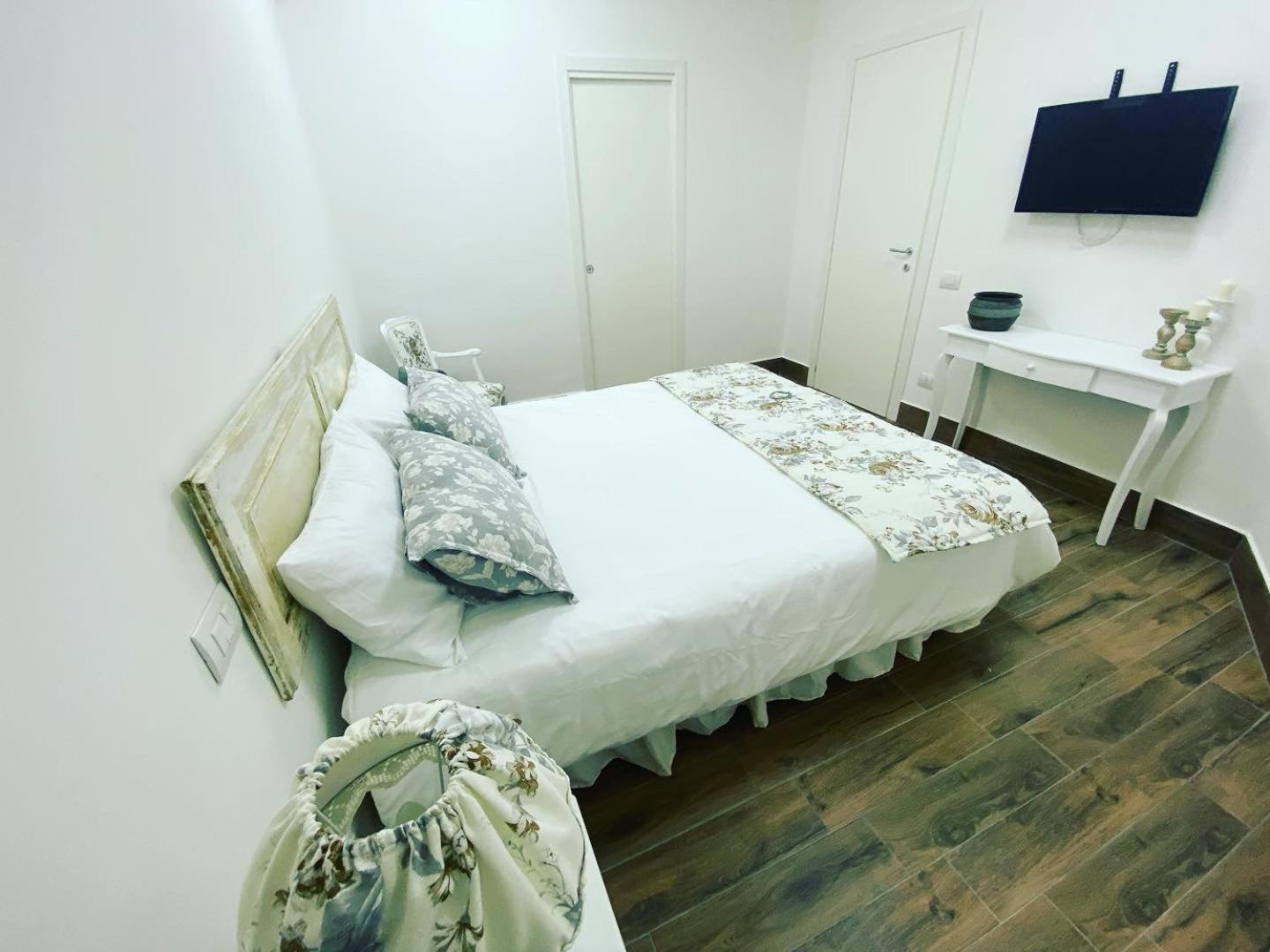 נאפולי La Suite Di Laura מראה חיצוני תמונה